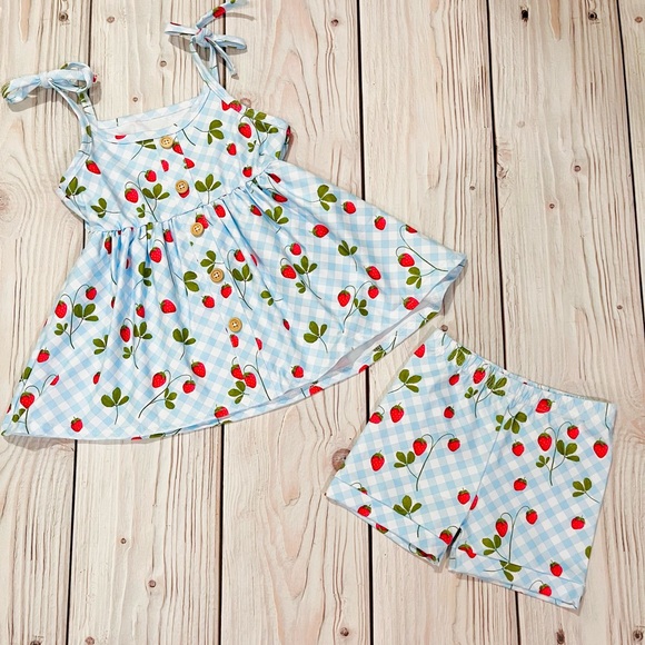 New!! Girls strawberry matching shorts set, strawberry tunic set, summer set - Picture 5 of 5